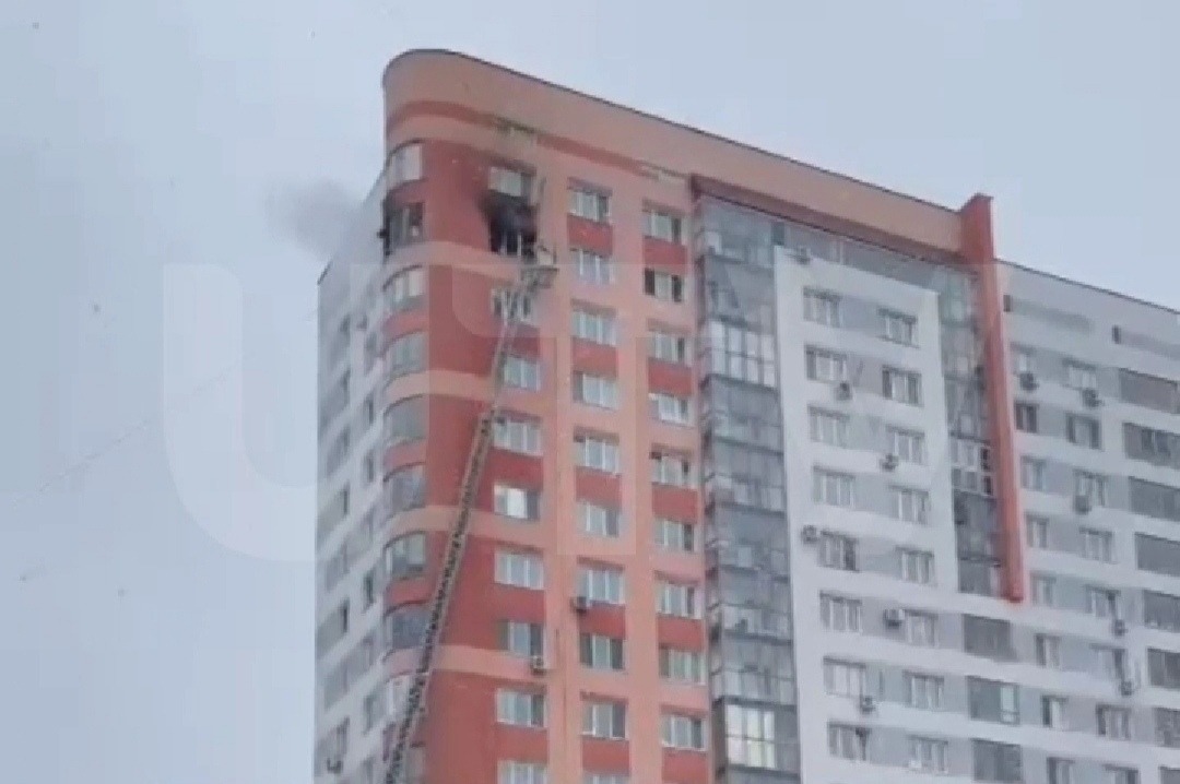 В Уфе из горящей многоэтажки эвакуировали 30 человек