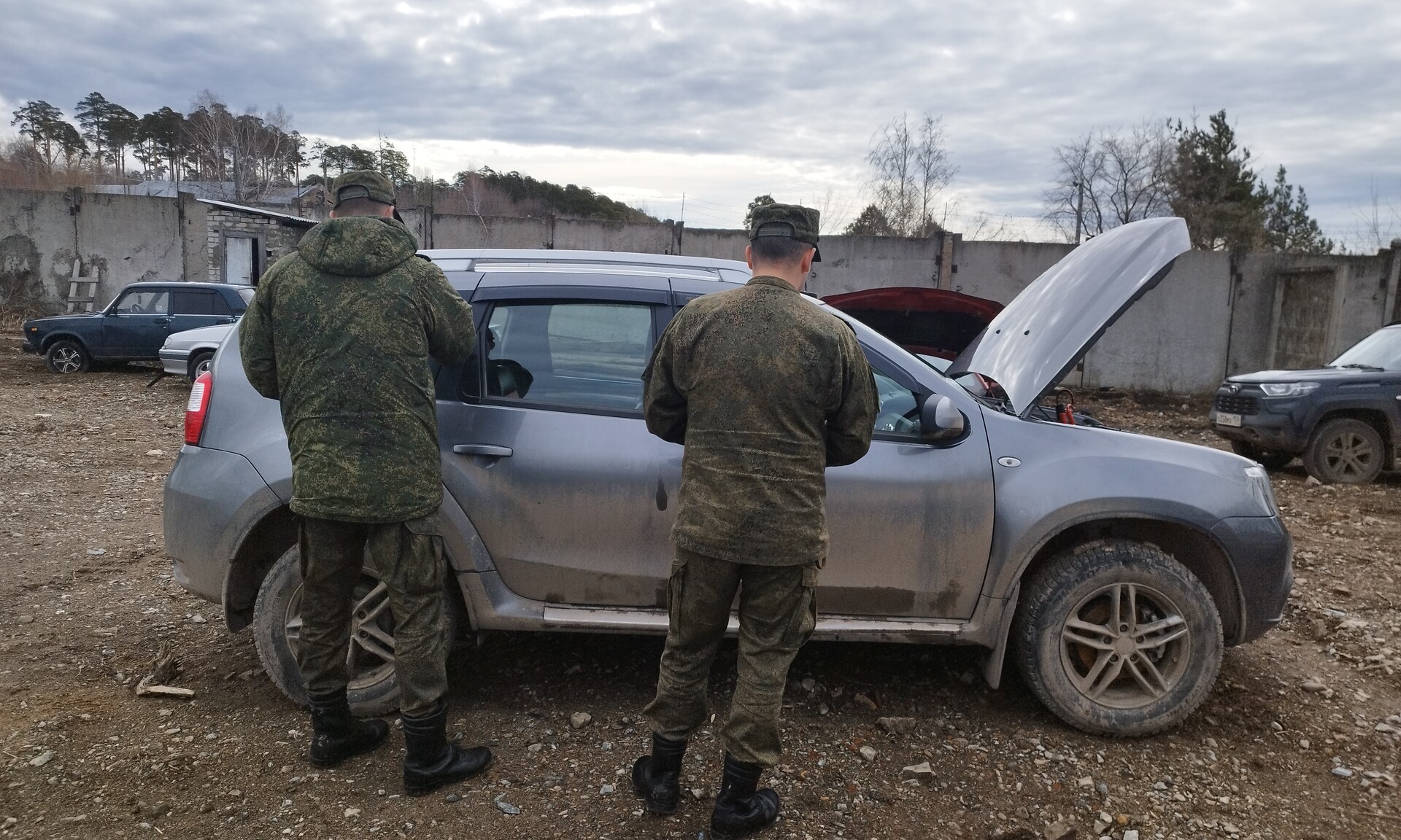 Машины пьющих за рулём россиян начали отправлять на СВО. Подробности