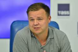 Пименов: Если Локомотив не планирует подписывать форварда, значит, нужно продлевать контракт с Дзюбой